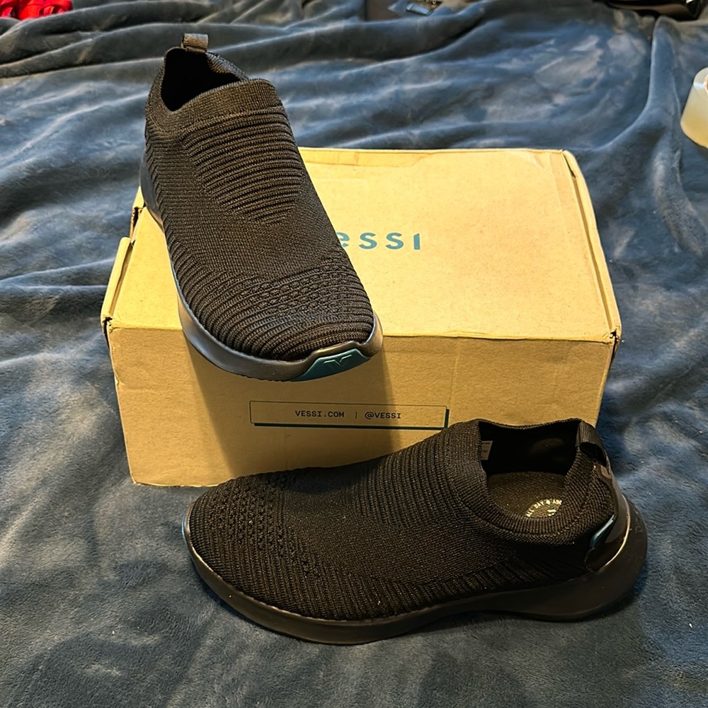 Vessi Everyday Move Slip on sneakers w09 onyx black on black shoes